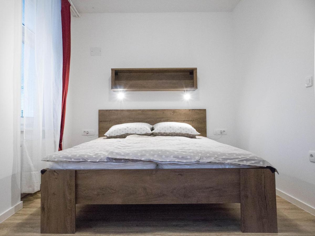 Jantar Apartmaji Novo Mesto Eksteriør bilde